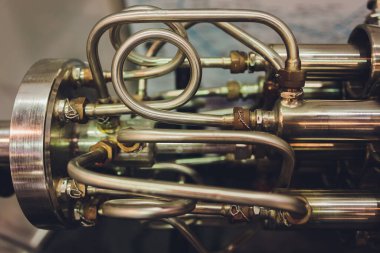 Tarihi bir jet motorunun bölüm modeli.