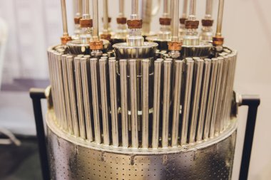 Tarihi bir jet motorunun bölüm modeli.