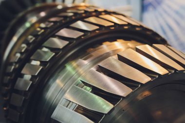 Tarihi bir jet motorunun bölüm modeli.