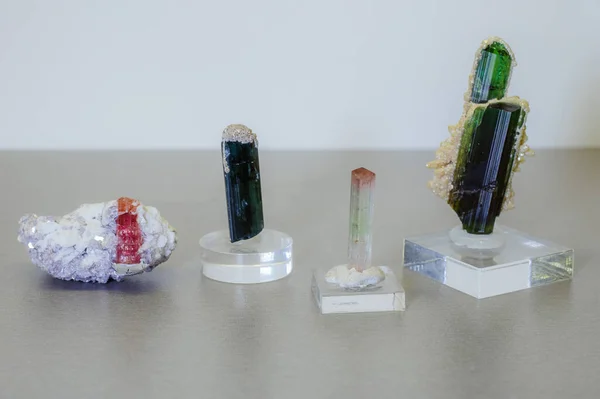 Múltiplas pedras preciosas semi-preciosas fluorite, quartzo, quartzo fumado, quartzo rosa. — Fotografia de Stock