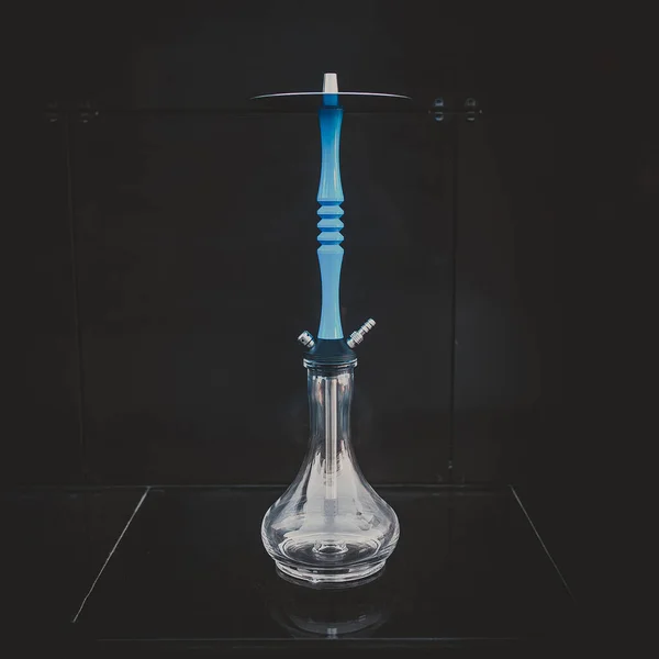 Parte de la cachimba, diseño moderno, sobre un fondo. — Foto de Stock