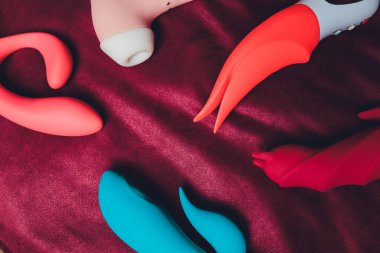 Rahatlama ve zevk için vibratör. Seks oyunları için vibratör. Cinsel ilişki için vajinal egzersiz makineleri. Yetişkinler için vibratör oyuncakları. Seks oyuncakları.