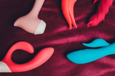 Rahatlama ve zevk için vibratör. Seks oyunları için vibratör. Cinsel ilişki için vajinal egzersiz makineleri. Yetişkinler için vibratör oyuncakları. Seks oyuncakları.