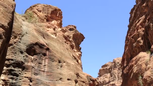 Erhöhter Blick auf das Kloster oder El Deir in der antiken Stadt Petra, Jordanien, — Stockvideo