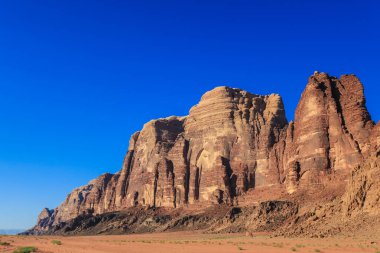 Ürdün Haşim Krallığı 'ndaki Wadi Rum Çölü' nün güzel manzarası, aynı zamanda Ay Vadisi olarak da bilinir..