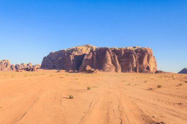 Ürdün Haşim Krallığı 'ndaki Wadi Rum Çölü' nün güzel manzarası, aynı zamanda Ay Vadisi olarak da bilinir..