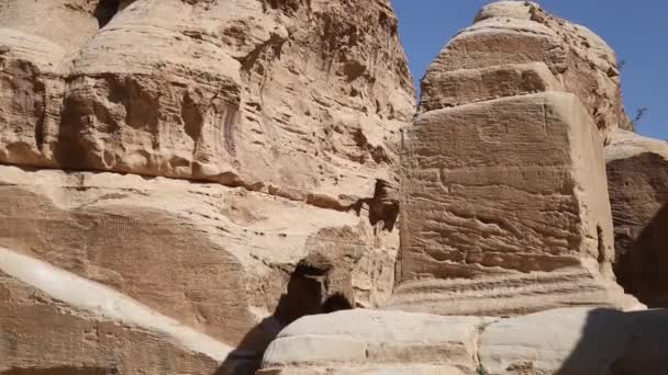 Widok na klasztor lub El Deir w starożytnym mieście Petra, Jordania, — Wideo stockowe