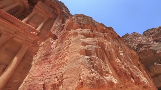 Vista Elevada del Monasterio o El Deir en la Antigua Ciudad de Petra, Jordania, — Vídeos de Stock