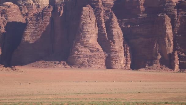 约旦哈希姆王国瓦迪拉姆沙漠的美丽景色，也被称为月球谷. — 图库视频影像