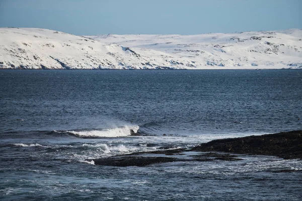 "Arctic timelapse of ice mountain ranges at snow landscape". Personne environnement naturel sauvage paysage du changement climatique. Hiver froid par temps blanc nuageux avec iceberg glacier mount en Antarctique. — Photo