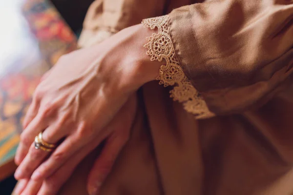 Tesksture e detalhes de roupas femininas muçulmanas. — Fotografia de Stock