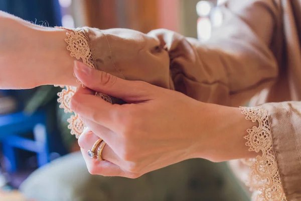 Tesksture e detalhes de roupas femininas muçulmanas. — Fotografia de Stock