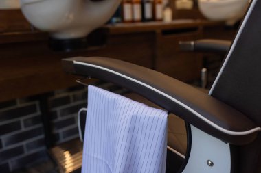 Berber dükkanı. Bulanık arka plan kuaförü, kuaför, erkekler için berber dükkanı.