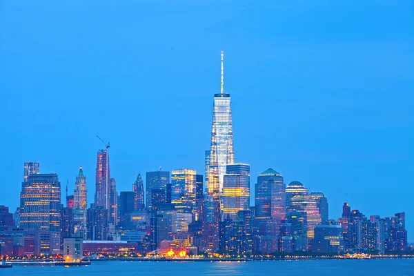 Ciudad de Nueva York skyline de edificios de negocios financieros — Foto de Stock
