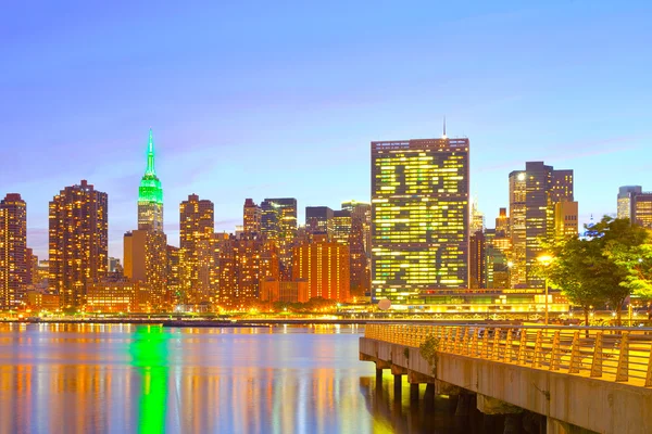 Ciudad de Nueva York, Manhattan edificios emblemáticos famosos horizonte — Foto de Stock