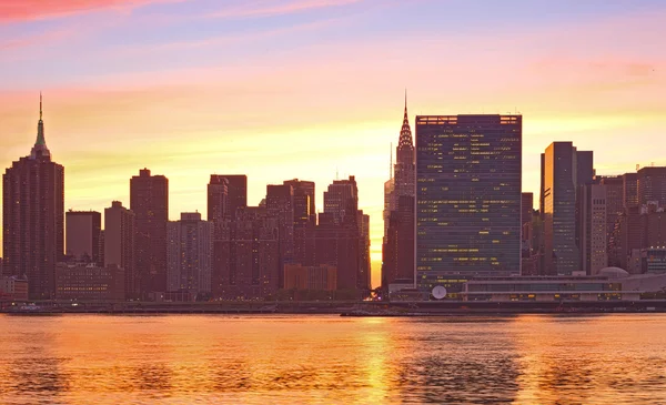 New York, Manhattan célèbres bâtiments emblématiques skyline Photos De Stock Libres De Droits