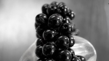 Siyah inci bilezik. makro fotoşopu kapat 