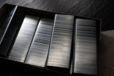 Metal zımbayı doldur. makro fotoğrafçılık. Yakın çekim.