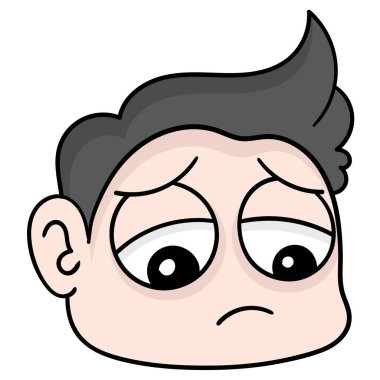 Yorgun yüzlü, gevşek gözlü, karalama ikonu çizen bir çocuk.