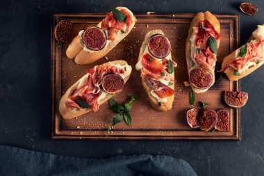 pintxos, tapas, ispanyol kanepeleri parti yemeği