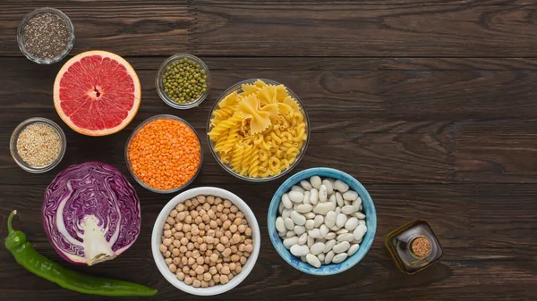 Set Producten Uitgebalanceerde Voedingsleguminosen Groenten Kruiden Vruchten — Stockfoto