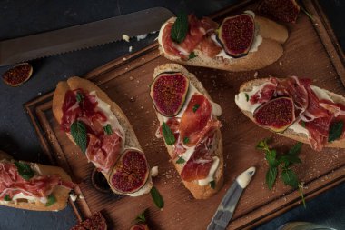 Jambonlu şarap ve Tapas.