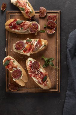 pintxos, tapas, ispanyol kanepeleri parti yemeği