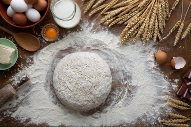 Eski tariflere göre hamur işi pişirmek için..