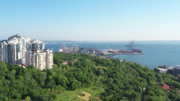 Panorama Fra Luften Ved Kysten Europeisk Sjøby Med Havn Strender – stockvideo