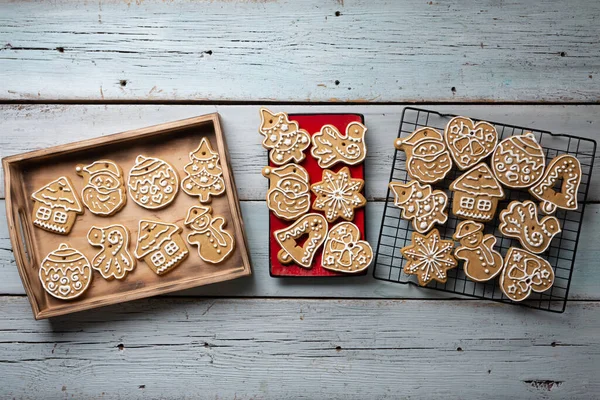 Kerst Peperkoekje Houten Tafel — Stockfoto