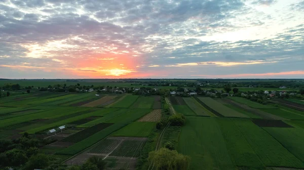 Letecký Pohled Krajina Prostornou Evropskou Krajinou Farmou Půdou Při Západu — Stock fotografie