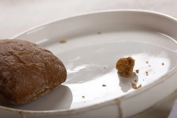 Pane Briciole Sul Tavolo Pranzo Vicino — Foto Stock