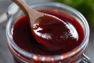 Çilek reçeli, lezzetli çilekler, yakın çekim çerçeve.