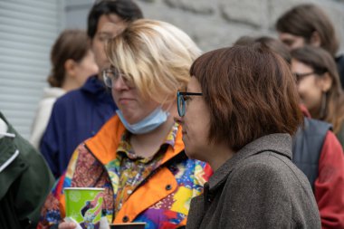 19 Eylül 2021, Kiev, Ukrayna, Gençler şehir merkezindeki Onur Yürüyüşü 'ne gidiyor.