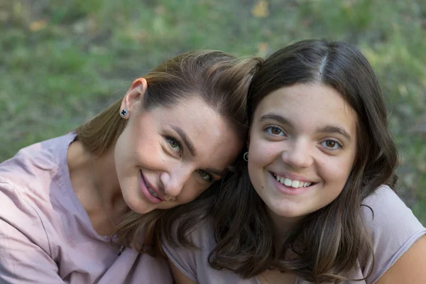 Mom Teenage Daughter Have Fun Walk Park Happy Family Concept — Stock Photo, Image