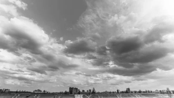 Vaandel Blauwe Lucht Met Wolken Wolken Natuurlijke Achtergrond — Stockfoto