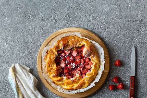 Jordgubbssmak Närbild Bordet Öppnad Jordgubbspaj — Stockfoto