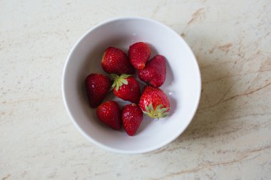 sabah için taze çilek