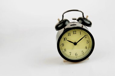  Saatin üzerine beyaz izole