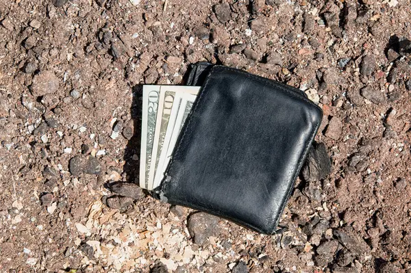 Billetera perdida con dinero — Foto de Stock