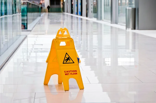 Warning sign slippery — Stock Photo, Image