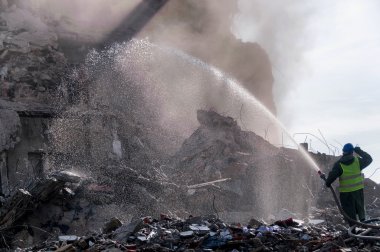 Binaların kentsel kırıcı