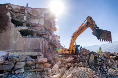 Binaların kentsel kırıcı