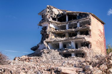 Binaların kentsel kırıcı