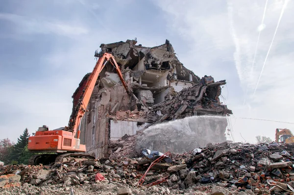 Demolição de edifícios urbanos — Fotografia de Stock