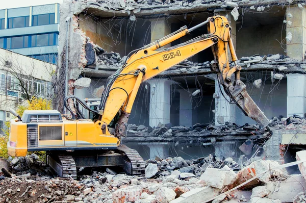 Demolição de edifícios urbanos — Fotografia de Stock