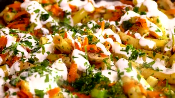Mantar Kuşkonmazlı Bir Tavada Sebze Güveci Pişir Vejetaryen Yemeği Mutfakta — Stok video