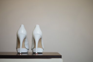 Gelin beyaz ayakkabı