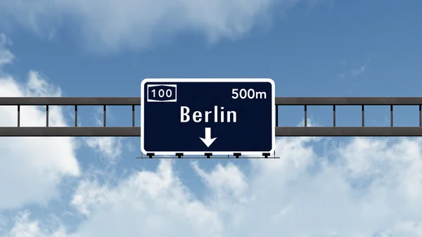 Берлін дорожній знак — стокове фото