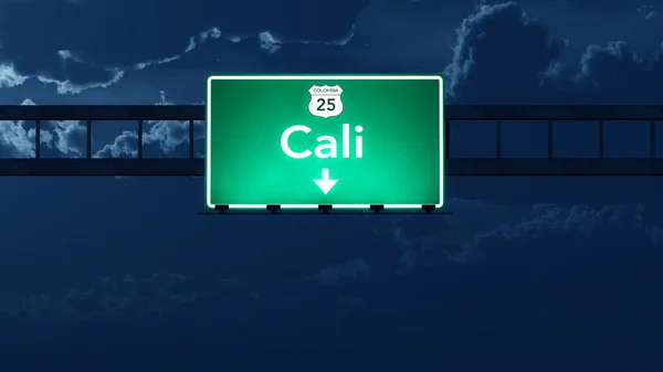 夜カリ コロンビア高速道路道路標識 — ストック写真